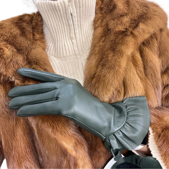 NWT Etereo dark green genuine leather fleece lined old money ruffle gloves 6.5 - Picture 1 of 11